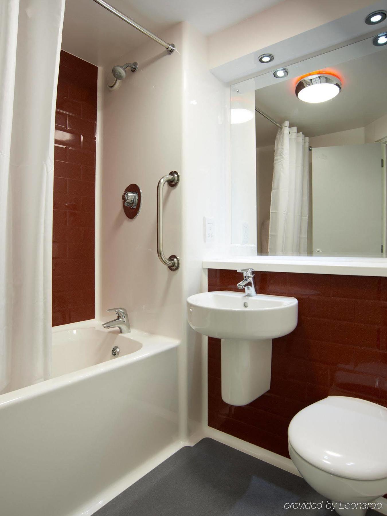 Travelodge London Woolwich Londres Exterior foto
